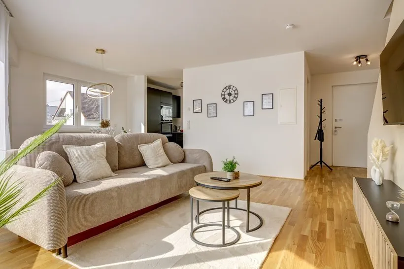 Exklusives 3-Zimmer-Apartment – Wohnzimmer