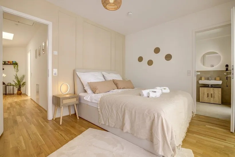 Exklusives 3-Zimmer-Apartment – Schlafzimmer 1