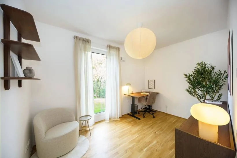 3-Zimmer-Neubau-Apartment im Japandi-Stil – Arbeitszimmer