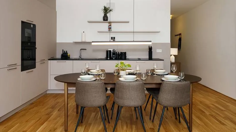 Apartment im Japandi-Stil – Wohn- & Essbereich