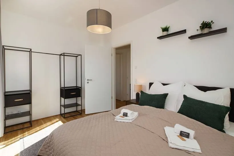 Apartment im Boutique-Stil mit Grün-Akzenten – Schlafzimmer 2