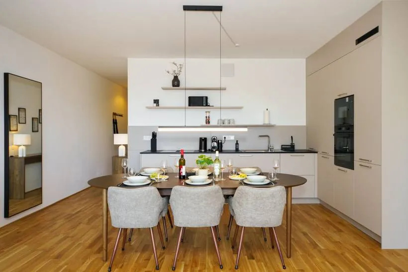 Apartment im Japandi-Stil – Wohn- & Essbereich